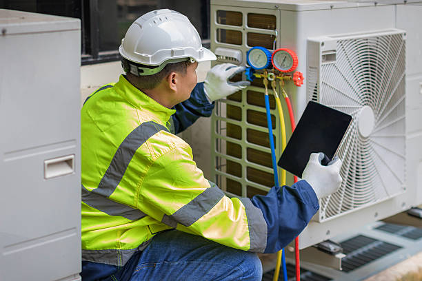 Professional Hvac technician working in Sanger, TX